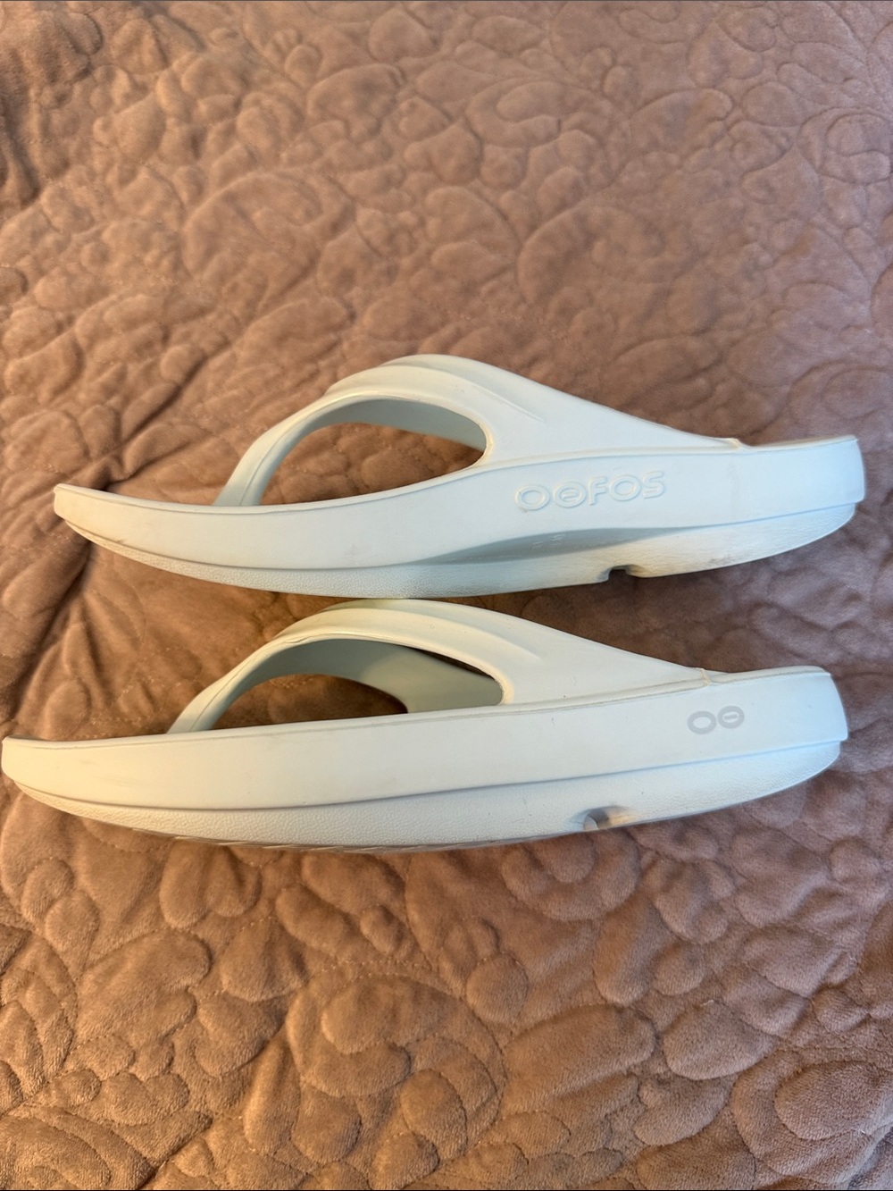 OOFOS light blue Women’s Recovery Sandals - Picture 2 of 5